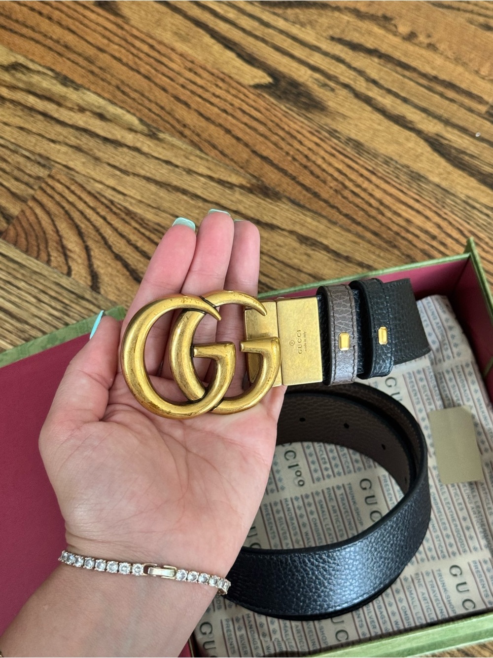 NWT Gucci  Reversible Pebbled Leather Belt with Gold Double GG Buckle - Picture 4 of 11